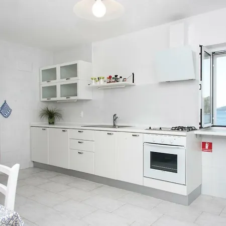 Lavanda Apartment Vinisce